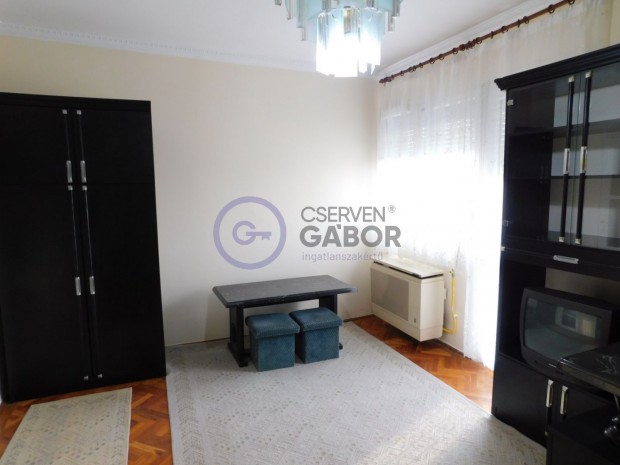 Faraktr utcn, 57 m2-es, 2+1 szoba-tkezs laks elad