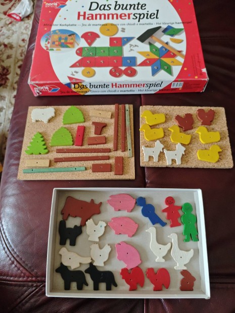 Farm �s formak�szlet kalap�ccsal �s sz�gekkel 