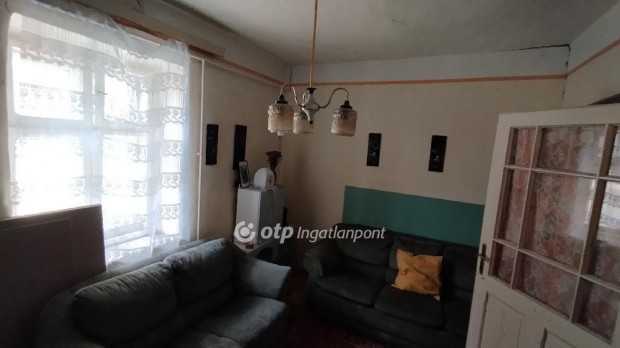 Farmosi elad� 59 nm-es h�z