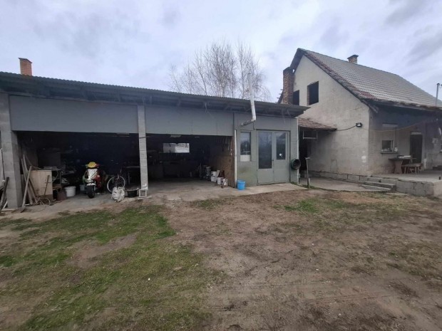 Farmosi elad� 63 nm-es h�z