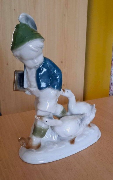 Fasold & Stauch antik porcelán fiú libákkal, nagyobb nipp