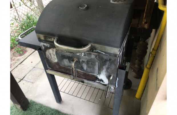 Faszenes grillkocsi