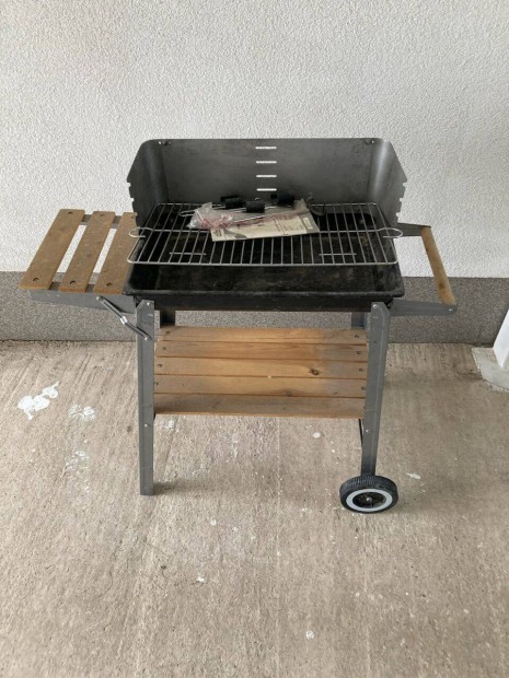 Faszenes mini grillkocsi