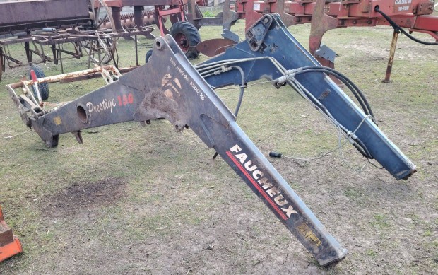 Faucheux traktorra szerelhet� homlokrakod�