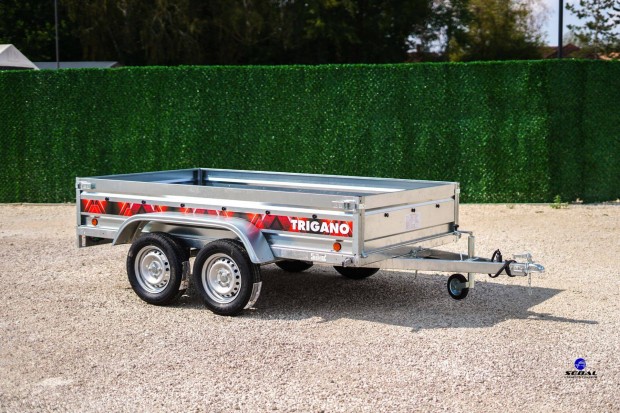 Febru�ri akci�val Szegeden �j ut�nfut� (265x150cm - 750kg) rendsz�mmal