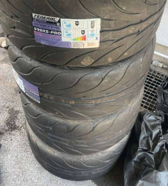 Federal RS-Pro Semislick 265/35  R18  