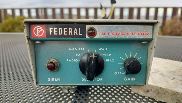 Federal Signal PA-20 A. szirna vezrl