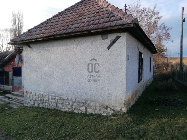 Fedezze fel Bezer�d nyugalm�t! K�t szob�s h�z elad�!