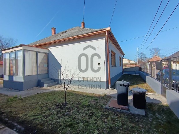 Fedezze fel �lmai otthon�t Kalocs�n  3 szob�s, k�nyelmes h�z v�rja �n