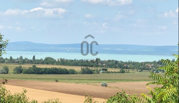 Fedezze fel lmai telkt Balatonszrszn  a nyugalom szigete vr nre