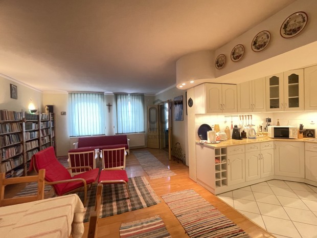 Fedezze fel belvrosi 4 szobs laksunk varzst Vc szvben, akr la