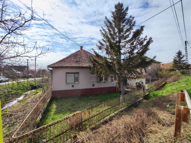 Fedezze fel otthon�t Domoszl�n: 2 szob�s h�z v�rja a csal�dj�t!