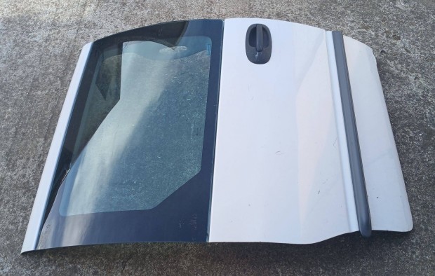 Feh�r Chrysler Voyager/Dodge Caravan jobb h�ts� tol�ajt� (1 db)