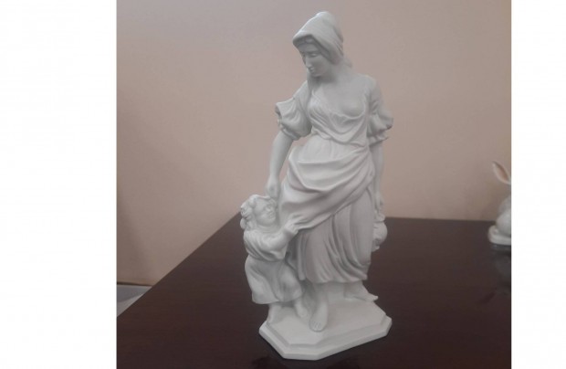 Fehr Herendi biszkvit Anyasg, Anya gyermekvel porceln figura