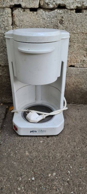 Fehér Petra Bistro KM-50 filteres tea - kávéfőző gép