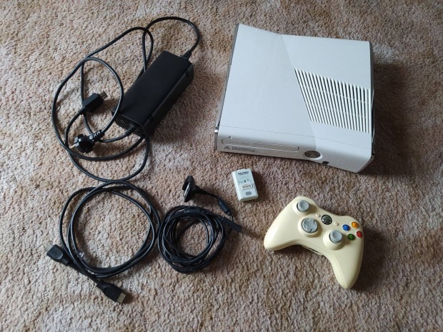 Fehér Xbox 360 konzol