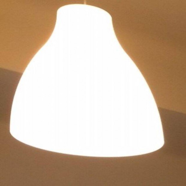 Feher menyezeti lampa, IKEA
