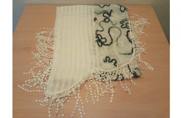 Fehér női sál (33 X 177 cm)