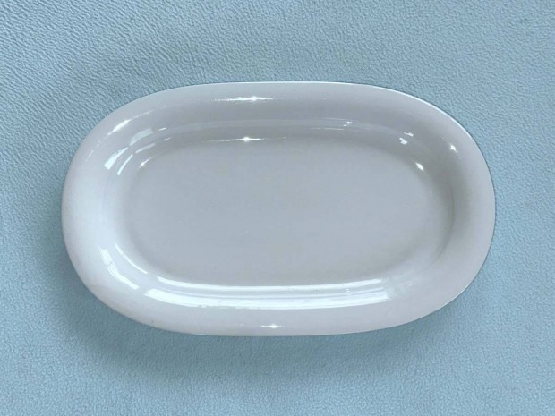 Fehér porcelán pecsenyés tál tálca kínálótál