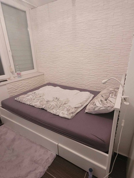 Fehér színű ágy (140x200)
