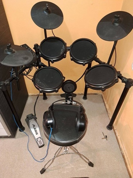 Fehérgyarmaton 120 ezerért Alesis elektromos dob