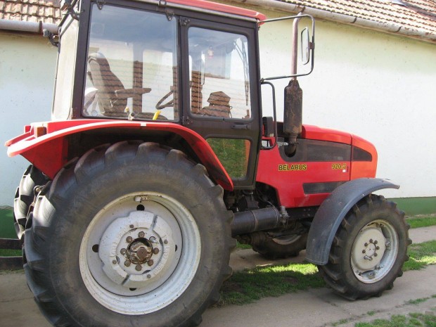 Fehrorosz traktor