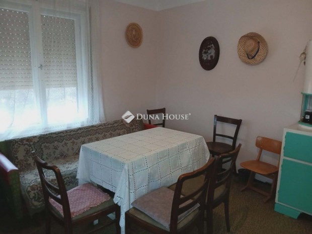 Feh�rv�rcsurg�i elad� 20 nm-es h�z