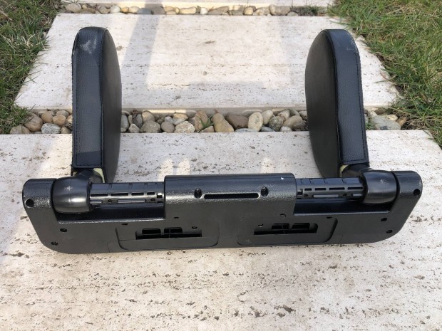 Fej �s nyakp�rna aut�hoz