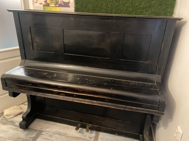 Fekete 100 ves pianino zongora