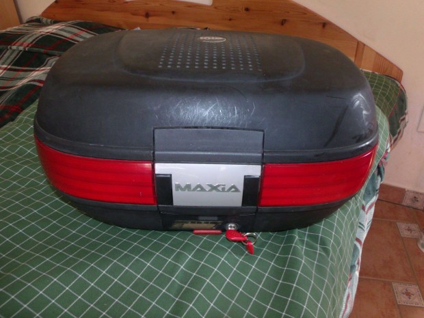 Fekete Givi Maxia E50 Monokey motoros oldaldoboz topcase hts doboz