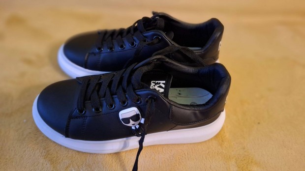 Fekete Karl Lagerfeld unisex cipő 36 méret