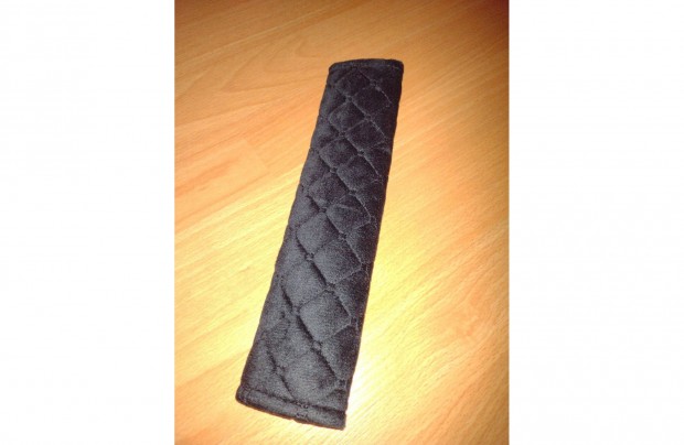 Fekete biztons�gi �v bor�t�s p�rna 6.5 x 27 cm