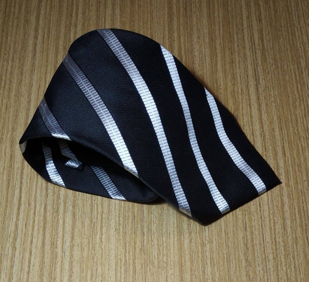 Fekete-ezstfehr nyakkend, 140*9,5 cm, hibtlan