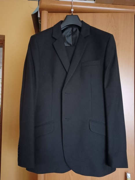 Fekete fiú öltöny eladó