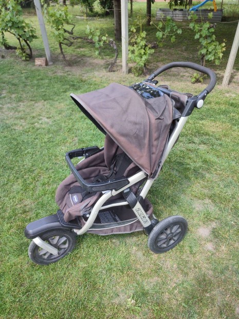 Fekete vázas babakocsi - Chicco Trio Activ3 Top - 3in1