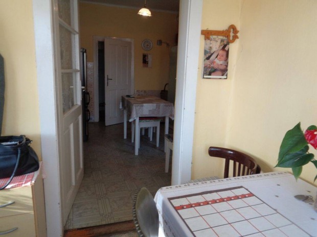 Feketehegyen Fel�j�tand� Csal�di H�z Elad�!!!