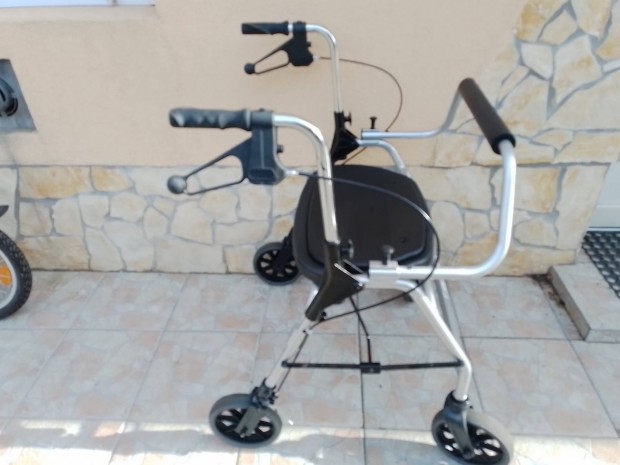 Fkkel felszerelt Rollator jrssegit XXL-es orvosi segdeszkz. 