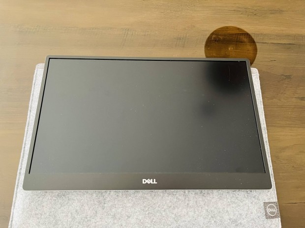 Flron elad egy full LED 14" Dell laptop monitor