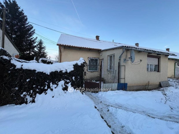 Feldebr�i 68 nm-es lak�s elad�