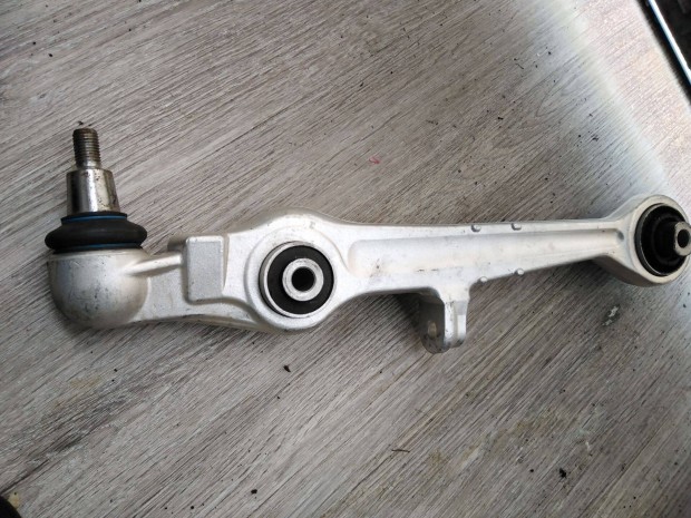 Felfüggesztés, lengőkar Skoda VW Audi