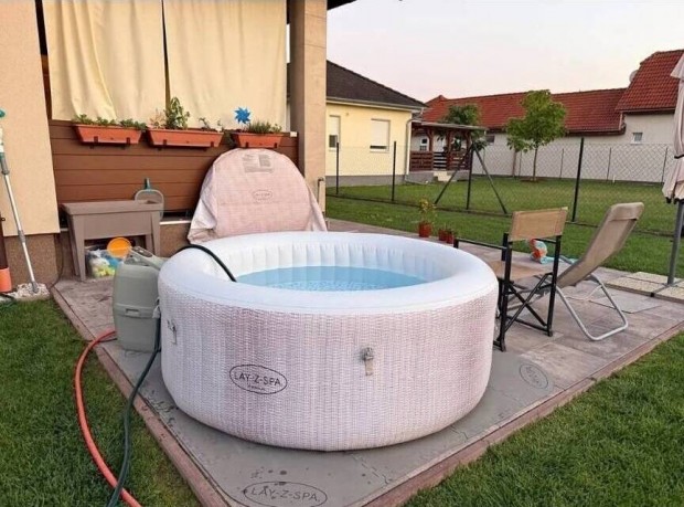 Felfújható Jakuzzi