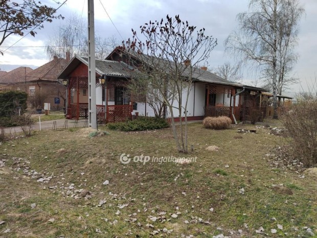 Felgyői 149 nm-es pub eladó