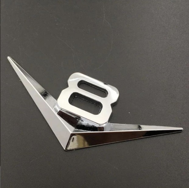 Felirat V8 ez�st elad�