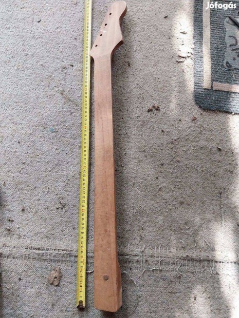 Félkész basszusgitár basszus gitár nyak Fender forma