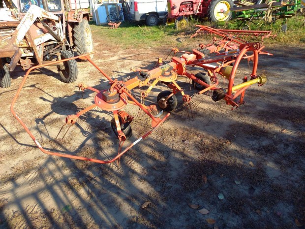 Fella TH 400 DN rendtert