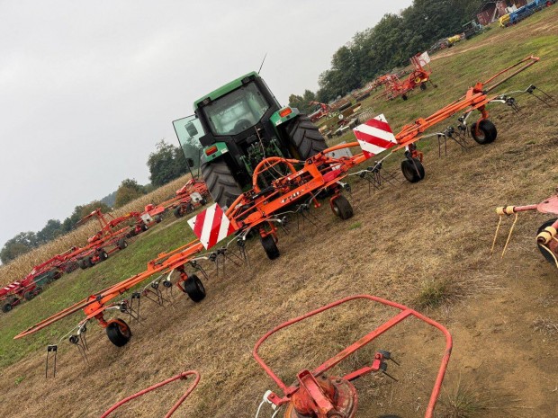 Fella TH 800 függesztett rendterítő, rendkezelő, MTZ kategória Krone