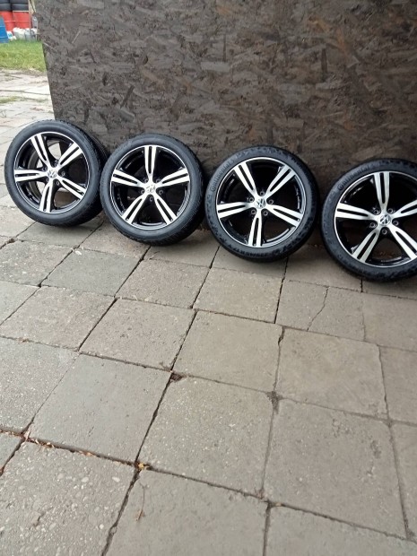 Felni Alufelni R17 5x112 Audi VW Volkswagen Golf Passat Skoda 