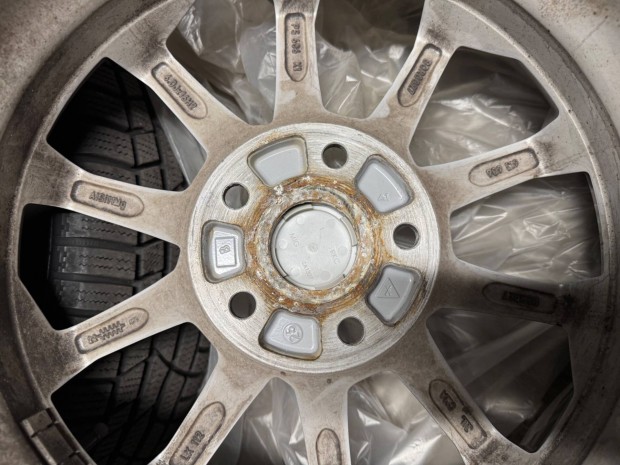 Felni Tligumival R16