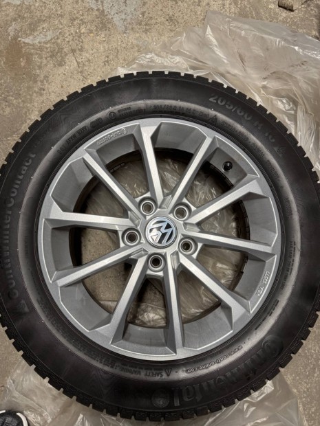 Felni Tligumival R16