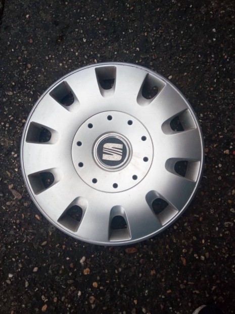 Felni d�szt�rcs�k